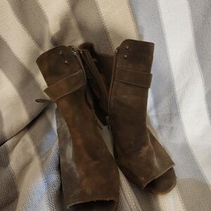 Dress boots